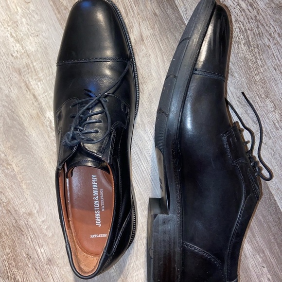 Johnston & Murphy black shoes - Picture 2 of 3